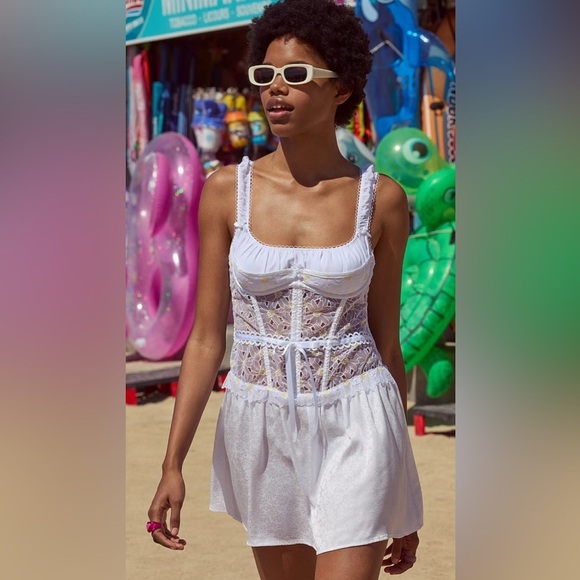 For Love And Lemons Dresses & Skirts - FOR LOVE & LEMONS CHRISTY SLIP DRESS SIZE XL
FESTIVAL BOHO EMBROIDERED DAISY